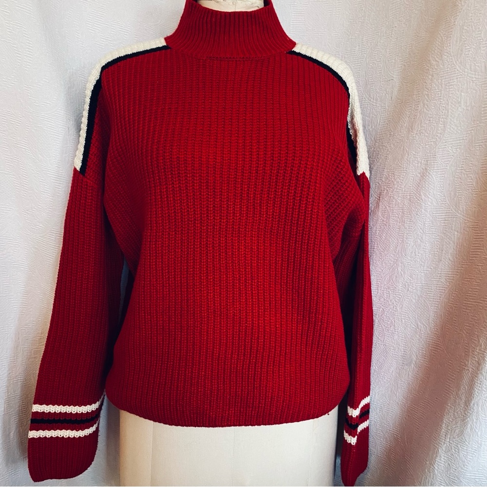 Sporty sweater L red boxy fit.